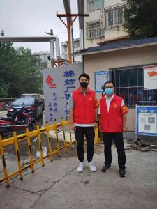市文旅集團一線戰(zhàn)“疫”之：“帥飛了”組合秒變“救火勇士”，“暖心”大白全心全意為居民服務