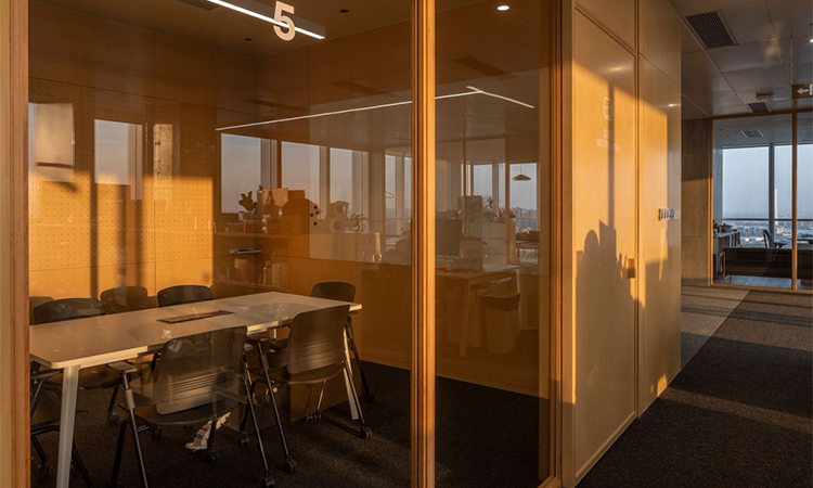 上海辦公室裝修要找的公裝公司與家裝公司有什么區(qū)別？