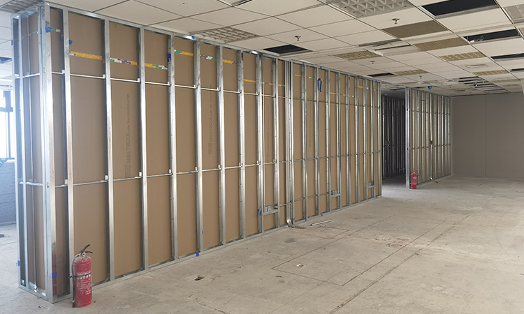 長寧世貿(mào)商城辦公室裝修施工現(xiàn)場1