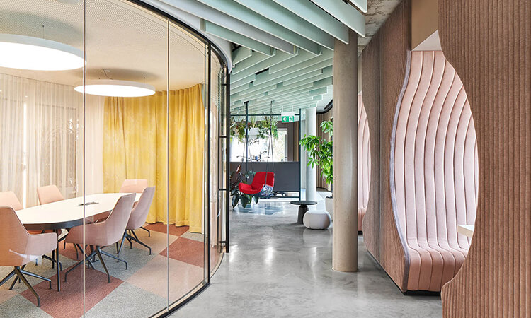 辦公室裝修前應(yīng)與設(shè)計(jì)師咨詢哪些？設(shè)計(jì)師又要做好哪些？