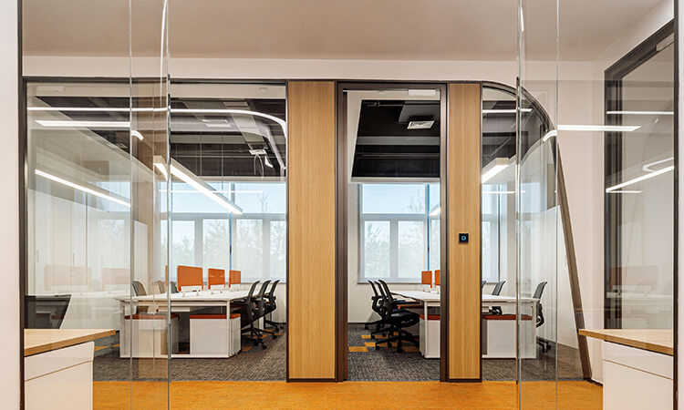 上海簡單實(shí)用的辦公室如何裝修？